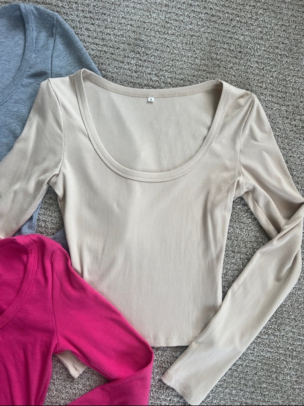 Amazon Women's Long-Sleeve Scoop Neck Top - White, Gray, Beige, Pink - Picture 4 of 5